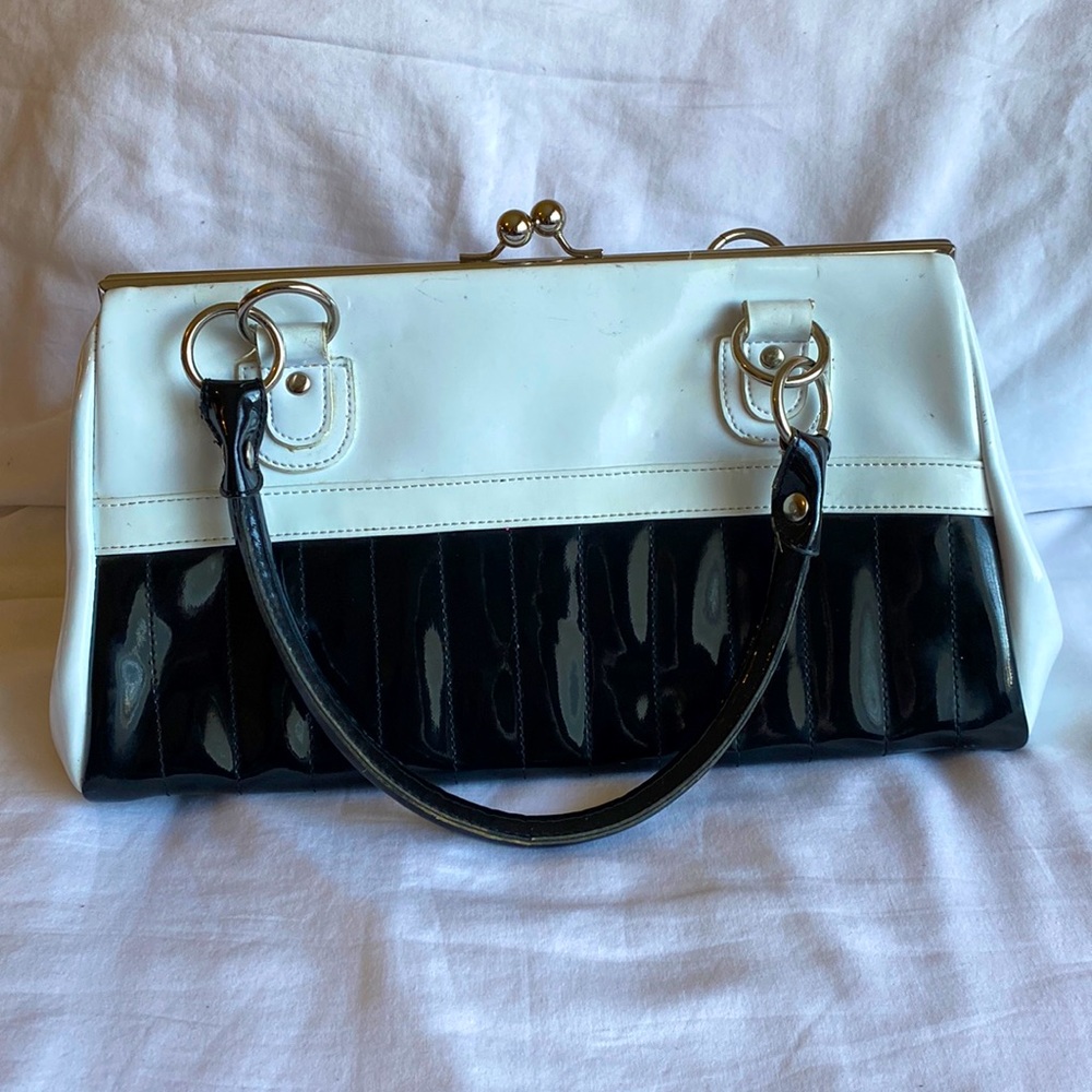 Pinup Couture Black and White Handbag